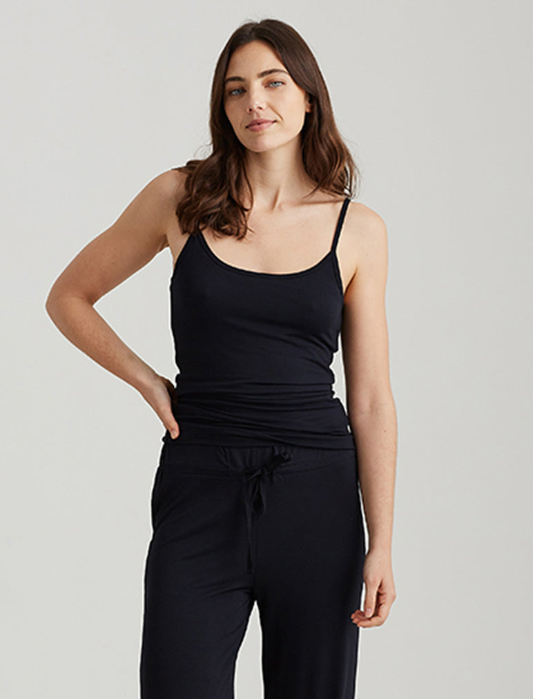 Ribbed camisole with shelf bra in black